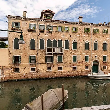 Palazzo Cavaliere *